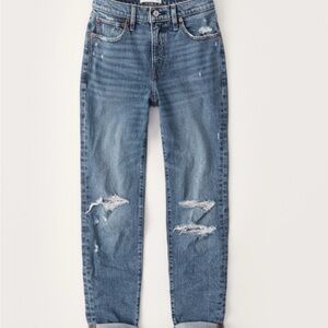 Abercrombie & Fitch ripped mid rise boyfriend jeans medium wash size 2 aka 26